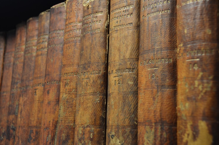 books-old-library-ancient-times-646640